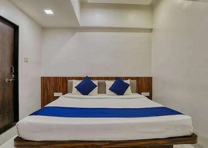 Fabhotel Ten Eleven Grand Indore